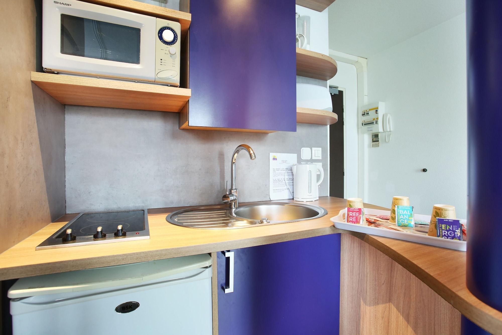 Suite-Home Orleans-Saran Exterior photo