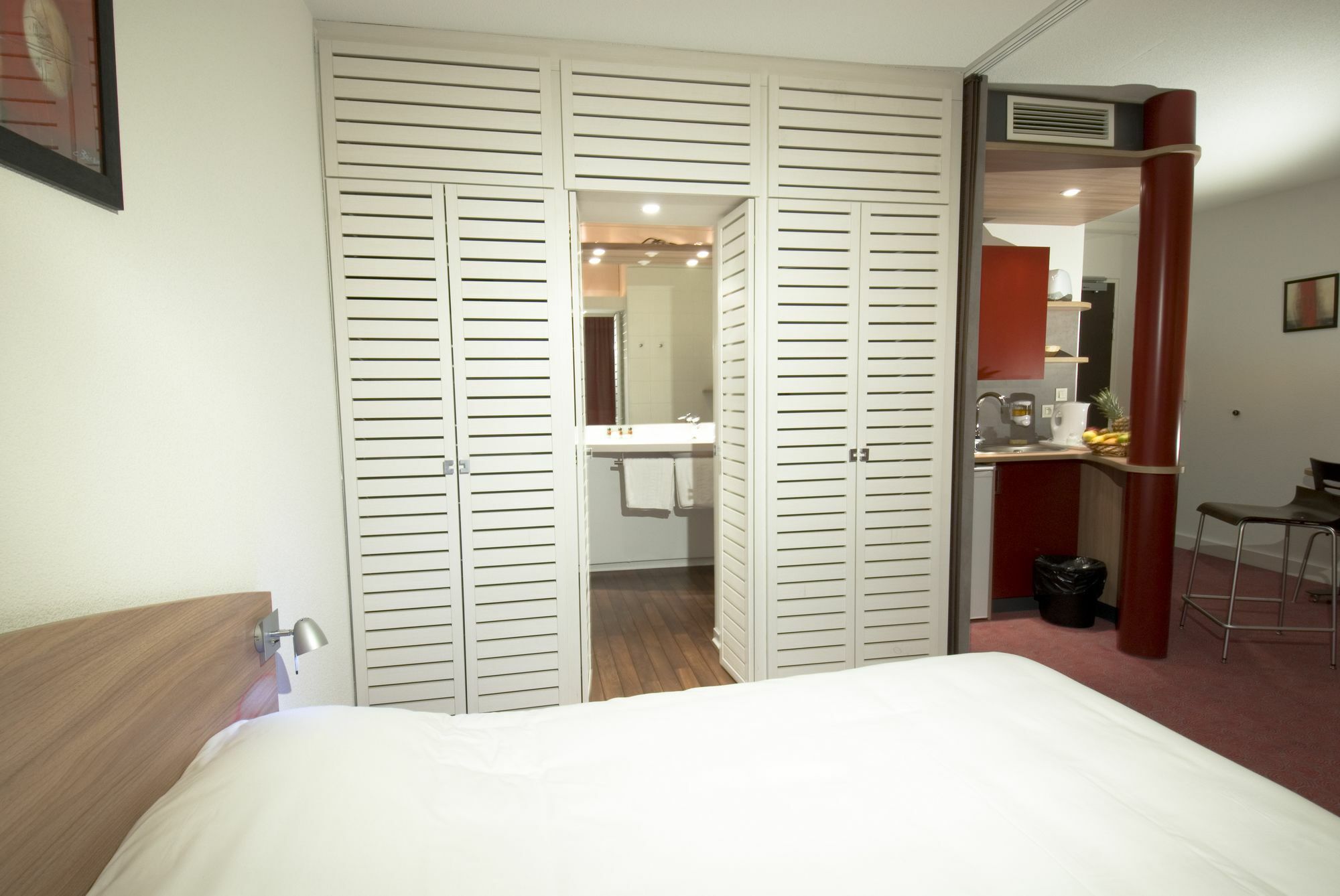Suite-Home Orleans-Saran Exterior photo