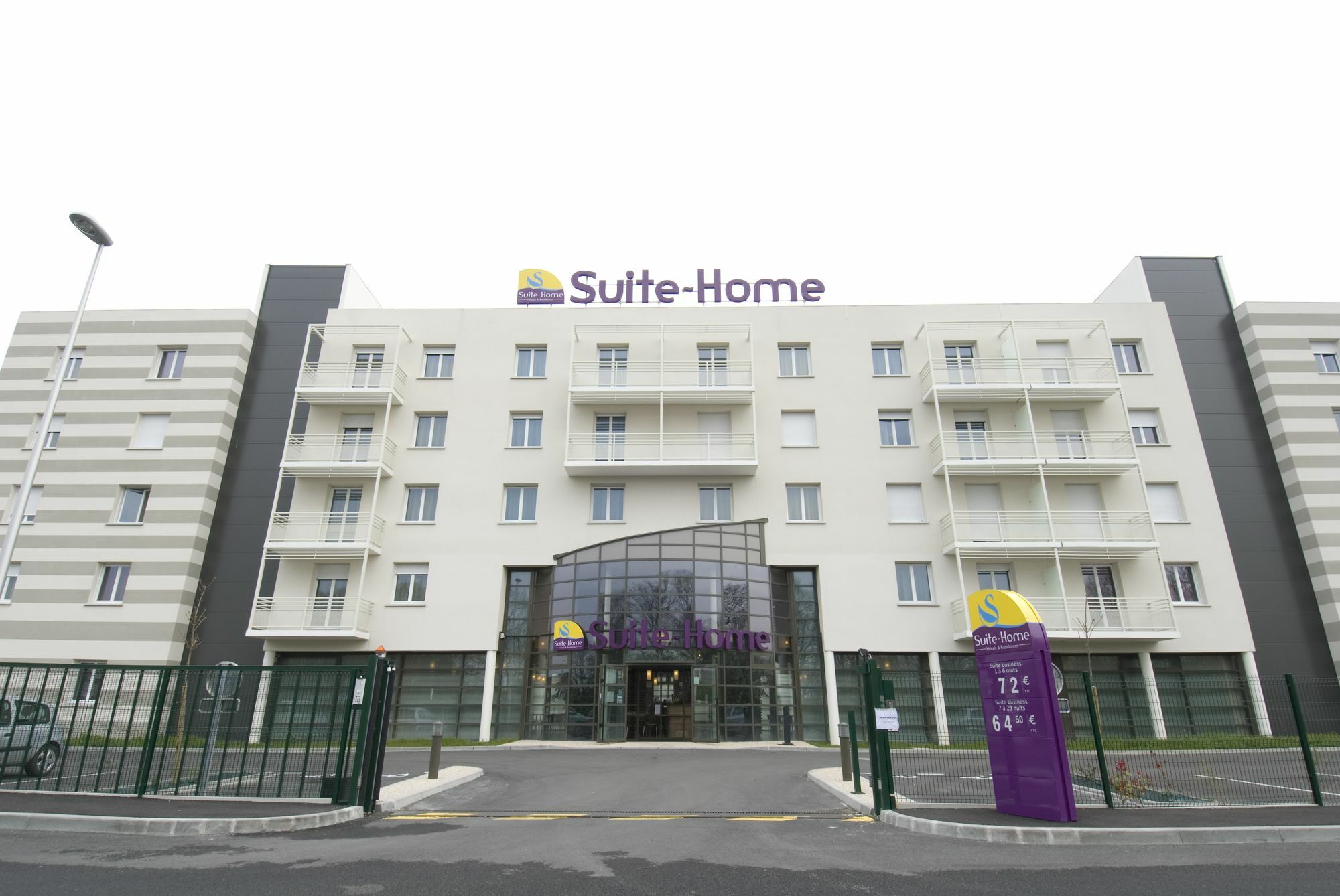 Suite-Home Orleans-Saran Exterior photo